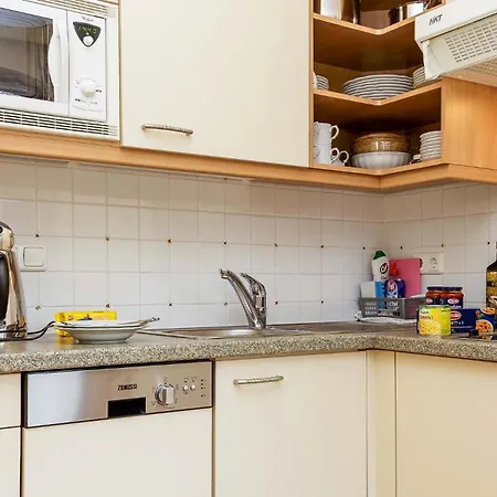 Bachmann Apartment *